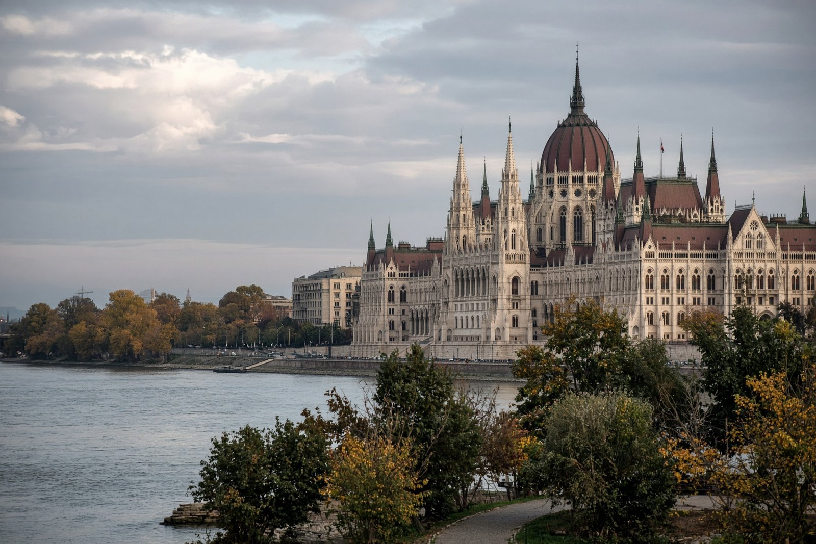 Hungarian Parliament Removes Peter Magyar’s Parliamentary Immunity Over 2024 Club Incident