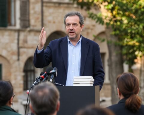 Italy’s centrist leader vows to block Vannacci from government