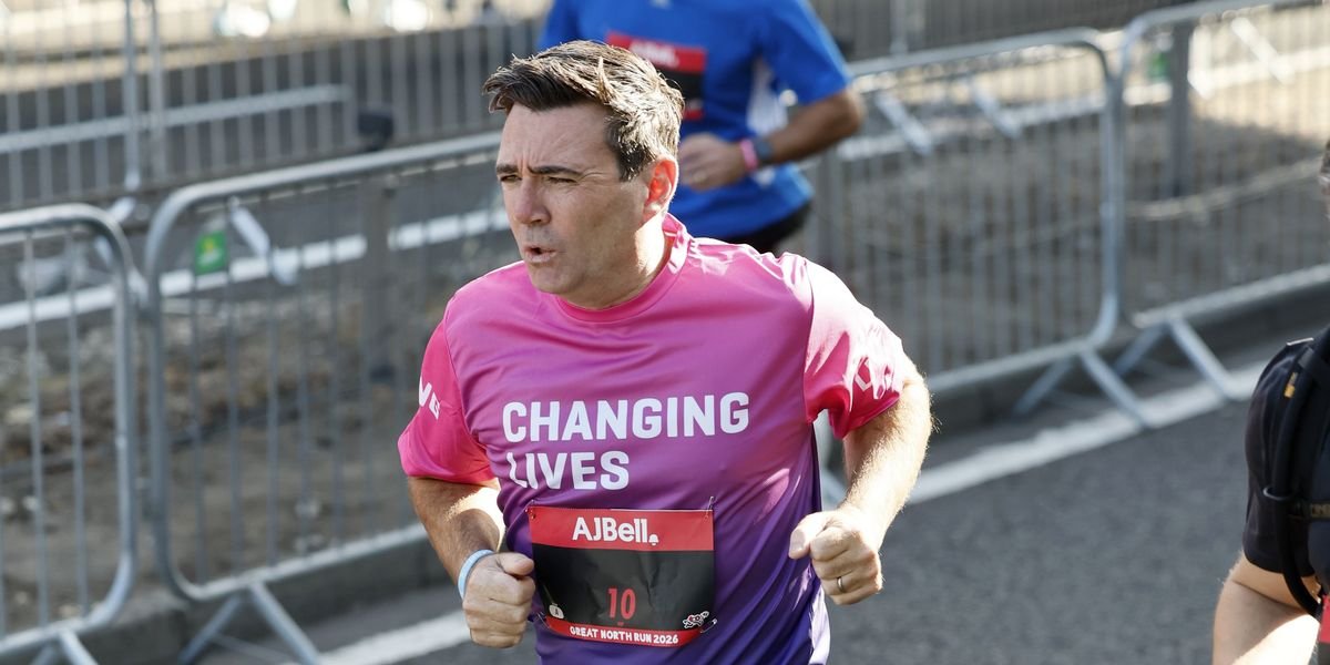 Andy Burnham makes history as first sitting Prime Minister to run the Great North Run