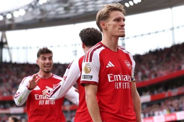 Arsenal secures comeback victory against Chelsea in thrilling London derby