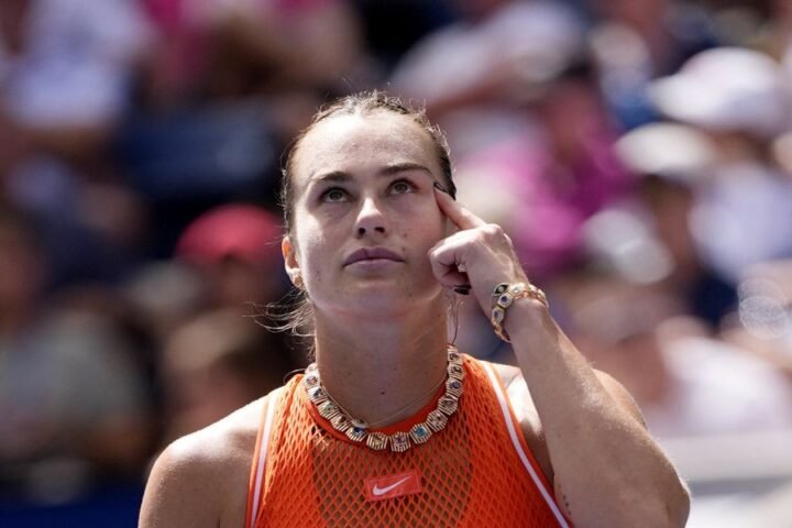 Aryna Sabalenka pauses US Open match over strong cannabis smell