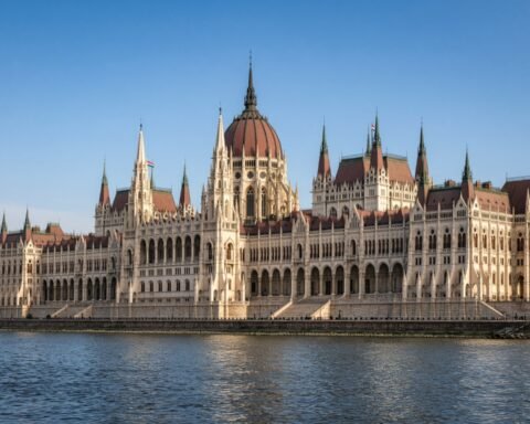 Hungarian parliamentary commission to hear 65 people over alleged official corruption