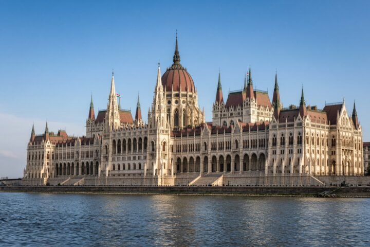 Hungarian parliamentary commission to hear 65 people over alleged official corruption