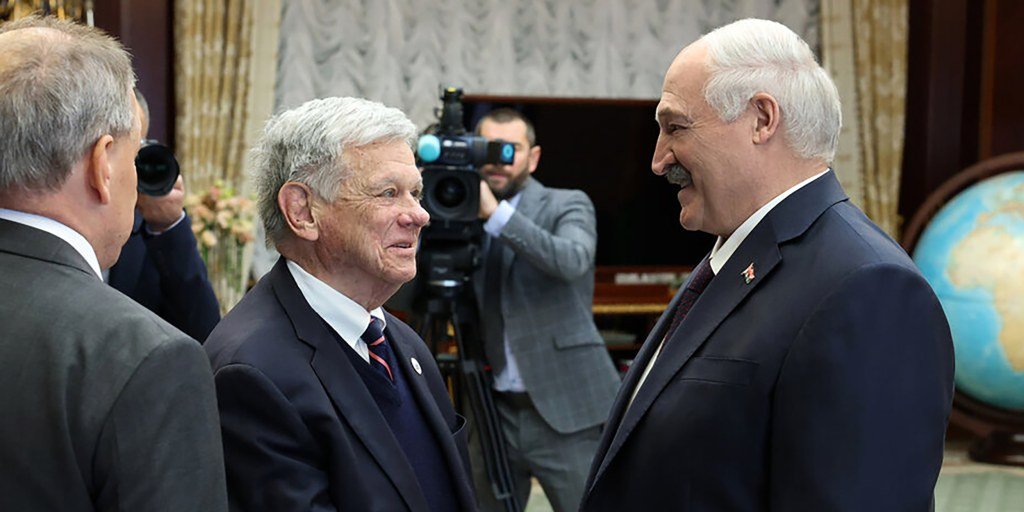 Belarus releases 25 prisoners as U.S. eases sanctions amid ongoing diplomatic negotiations