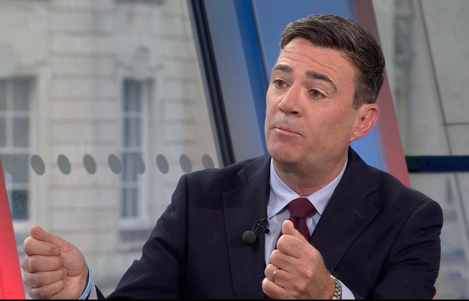 Burnham withholds support for Heathrow's third runway amid delayed timelines