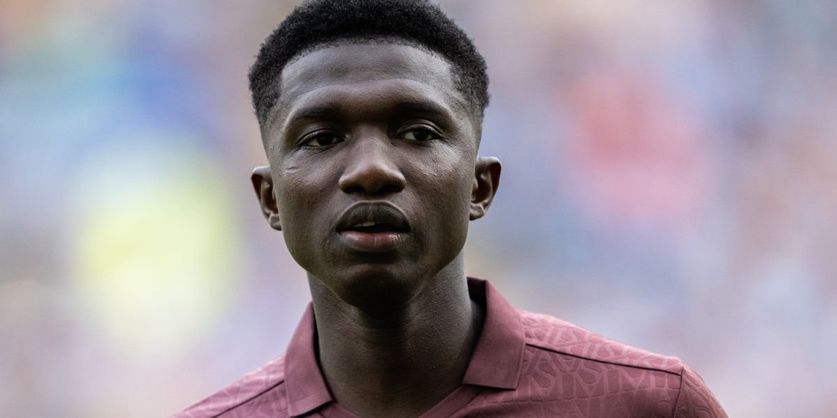 Chelsea left frustrated as £47 million transfer for Lamine Camara collapses on deadline day