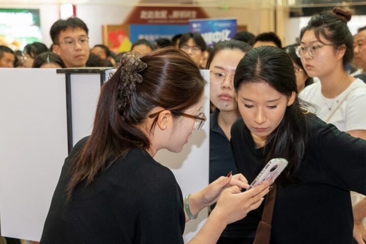 China prioritizes AI safety amid concerns over potential job market disruptions