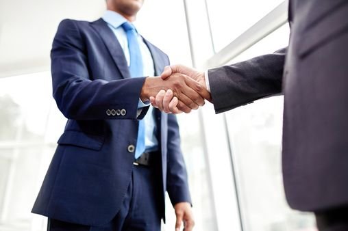 Clarke Willmott acquires Latitude Law to enhance business immigration services in UK