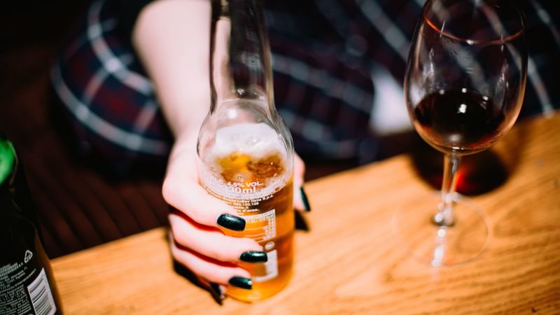 Daily alcohol consumption raises cancer death risk, study reveals