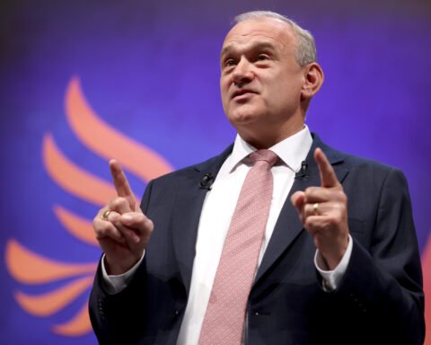 Ed Davey promises £680 tax cut contingent on returning to EU Single Market