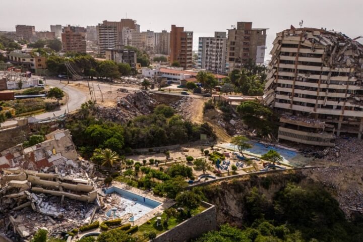 Families continue to search for loved ones' remains three months after earthquakes in Venezuela