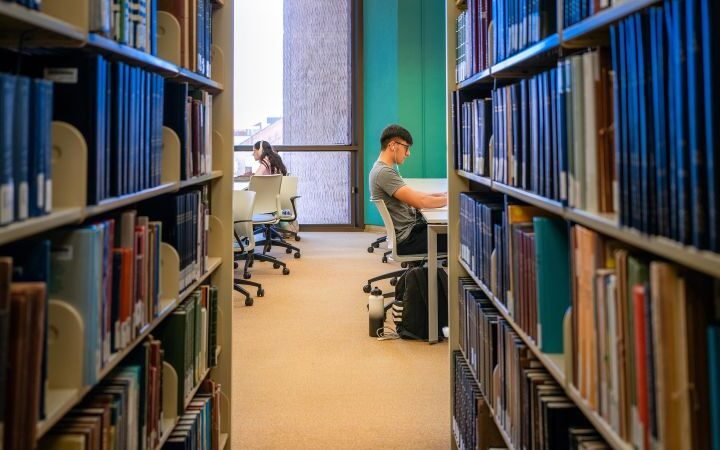 Five essential tips for college students navigating their first year