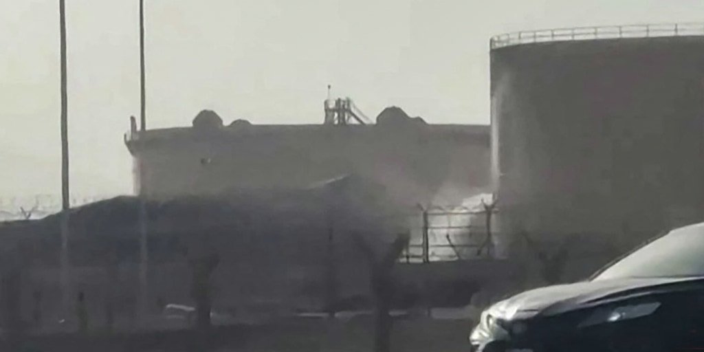 Houthi attacks on Riyadh escalate as smoke and flames reported near airport