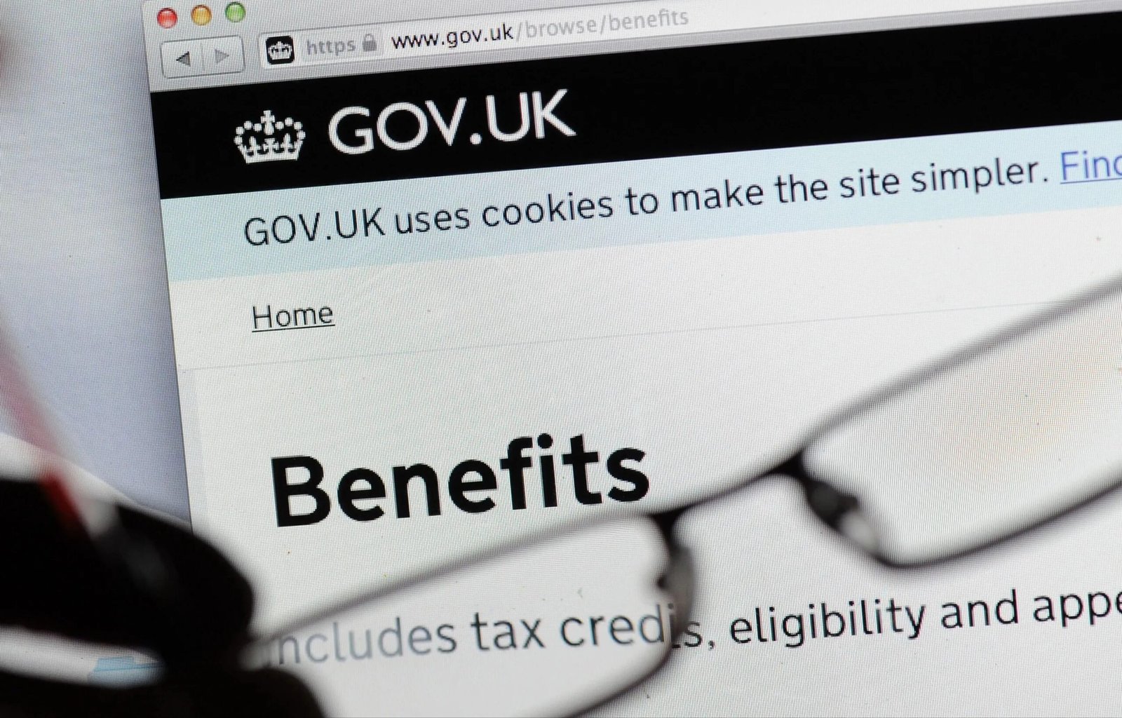 Labour removes two-child benefit cap, providing £21,800 annually to families with multiple children