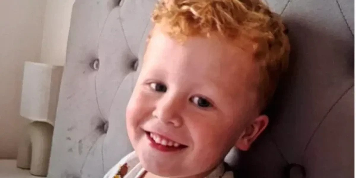 Leif Davis donates £2,000 to family of three-year-old Noah Woods after tragic death