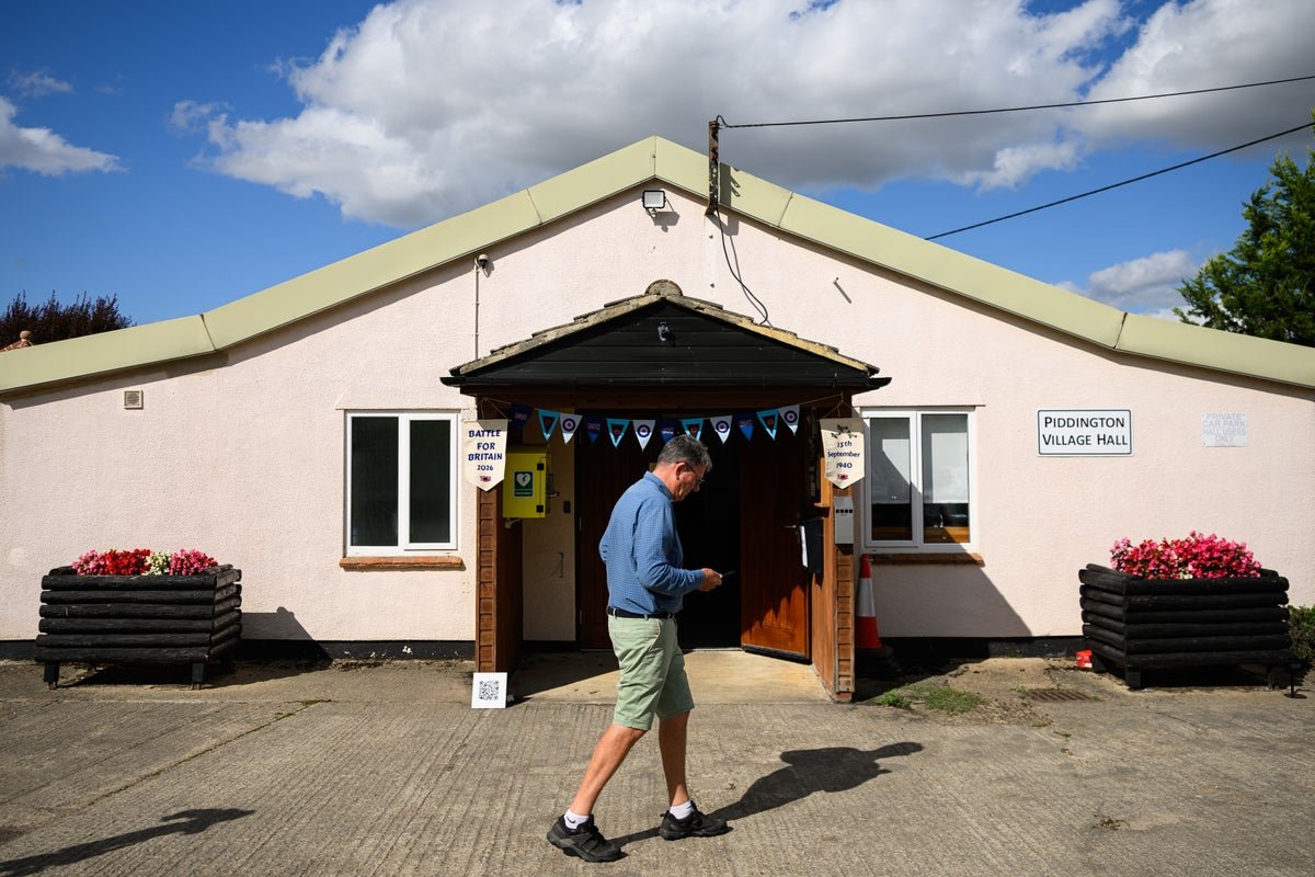 Oxfordshire village votes overwhelmingly for symbolic independence in protest against asylum seeker housing plans