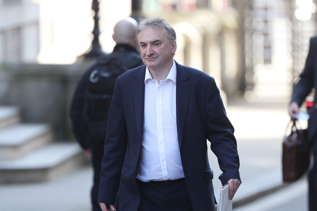 Record £860,000 payout for former cabinet secretary raises questions about severance terms