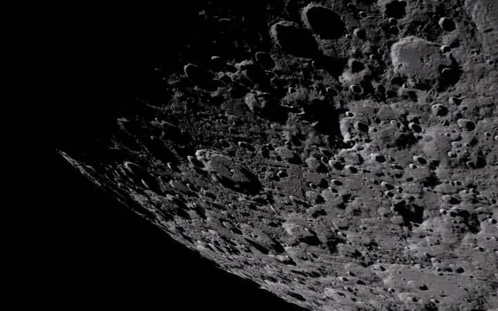 Scientists warn that cities on the moon may not be viable due to water scarcity