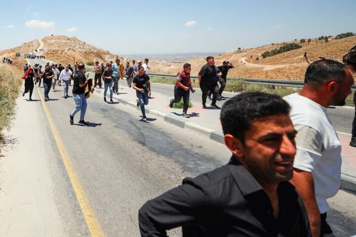 Senior rabbis back Burnham's sanctions against illegal Israeli settlements in West Bank