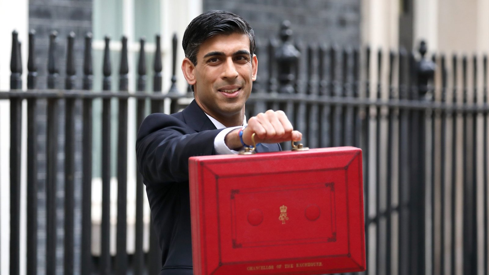 Sunak advises Chancellor Healey to prioritize spending cuts over tax increases ahead of Budget