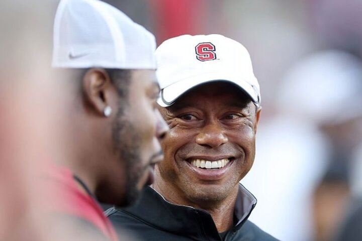 Tiger Woods appears publicly for the first time since driving ban