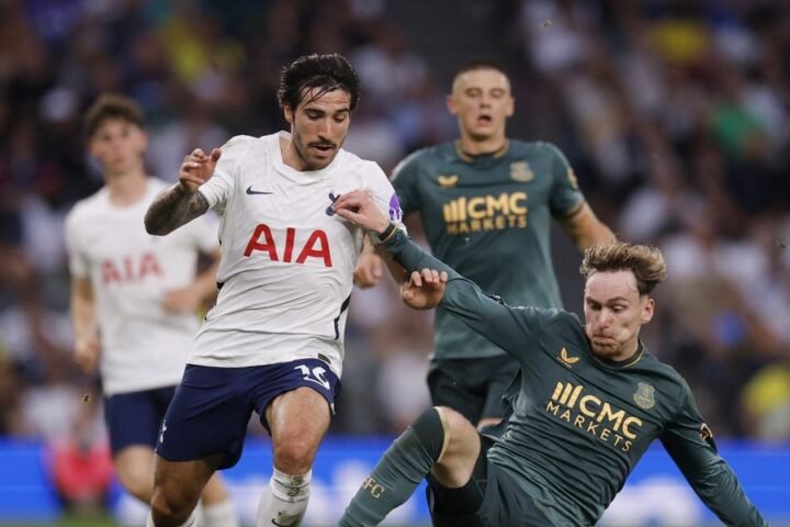 Tottenham and Everton finish in disappointing 0-0 draw as Spurs remain goalless in four matches