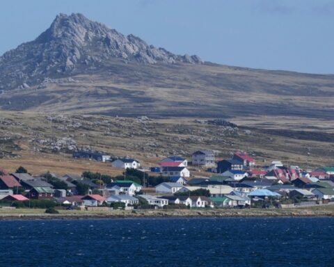 Trump questions U.S. support for Britain amid Falklands dispute with Argentina
