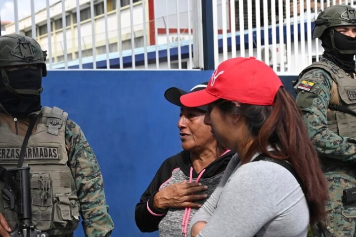 U.S. sinks Ecuadorian vessel linked to drug trafficking amid ongoing military operations
