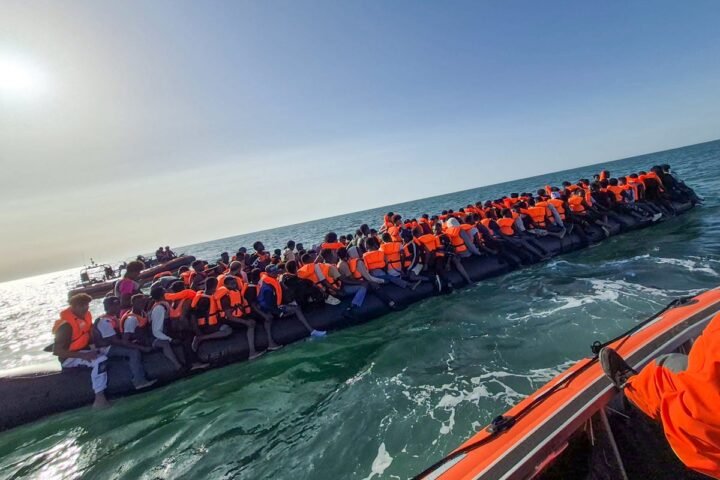 UK and France reinforce efforts to stop large dinghies crossing the Channel