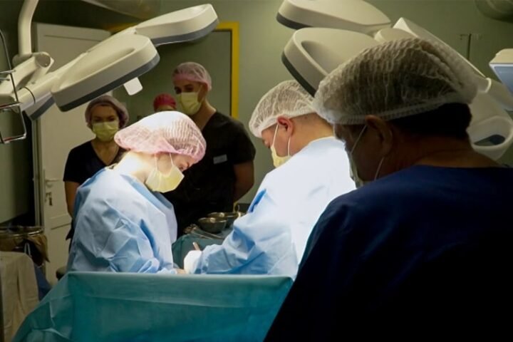 Ukrainian hospitals adapt to deliver babies in underground shelters amid constant airstrikes