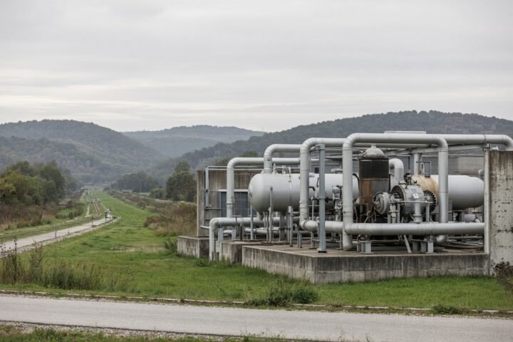 France must unwind Russian LNG trade before the EU’s 2027 cut-off