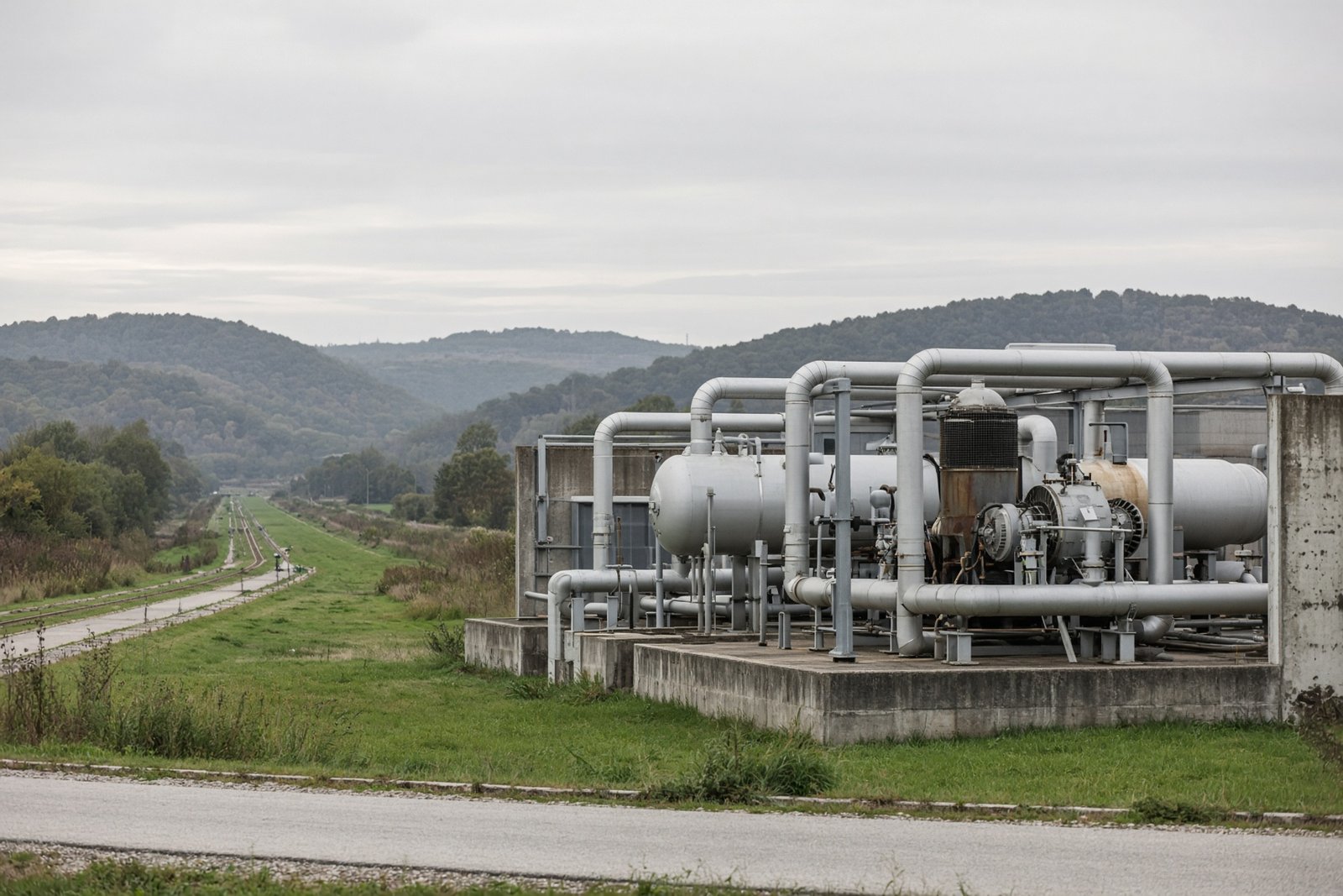 France must unwind Russian LNG trade before the EU’s 2027 cut-off