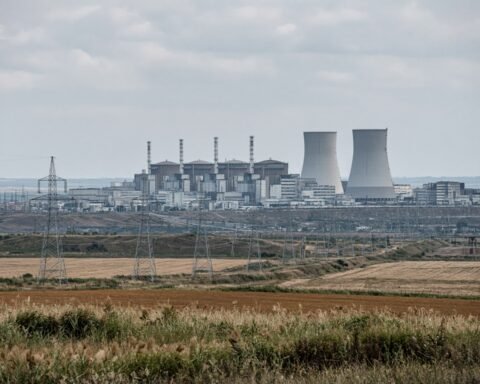 Zaporizhzhia’s power lines tell a different story from Czech media claims