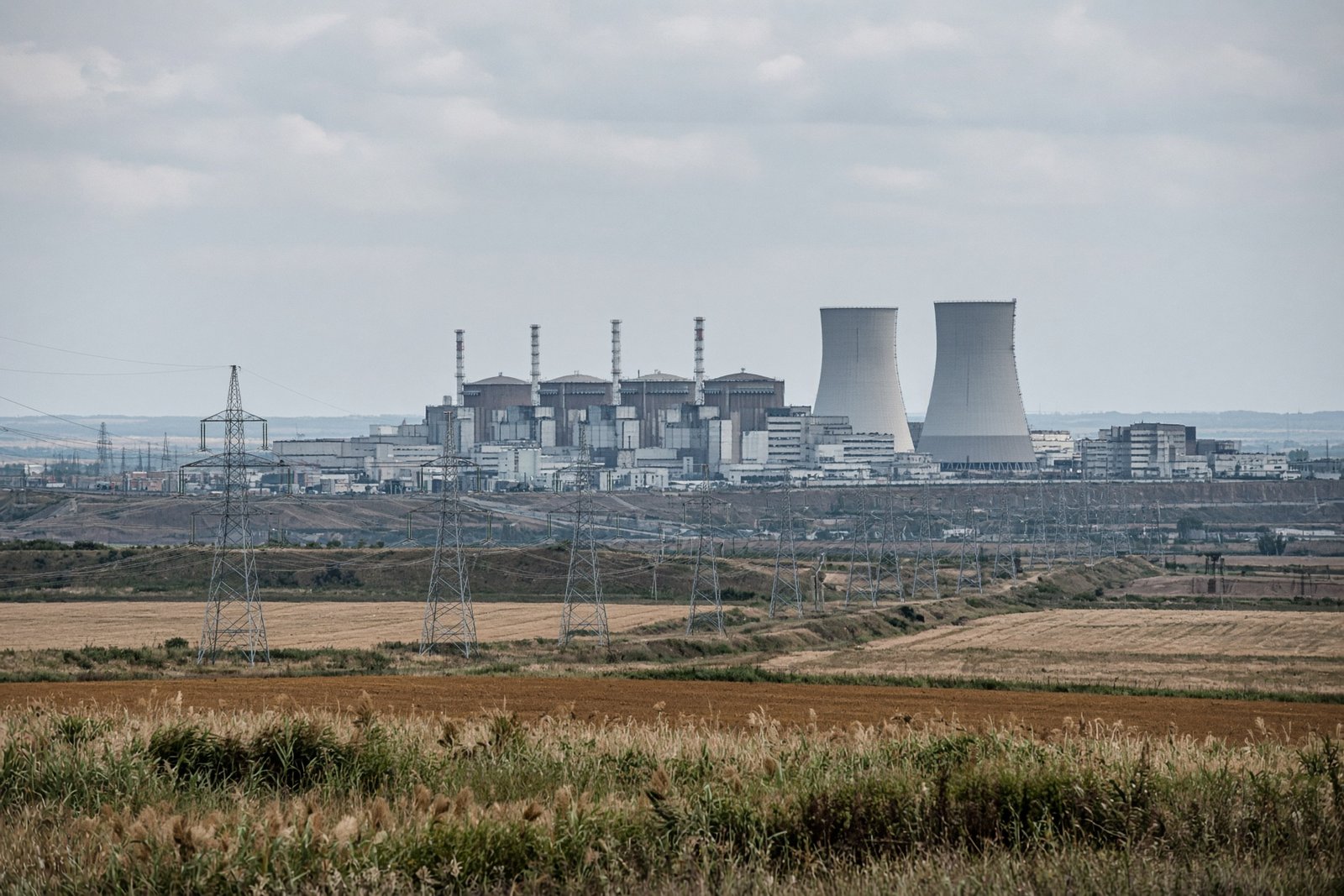 Zaporizhzhia’s power lines tell a different story from Czech media claims