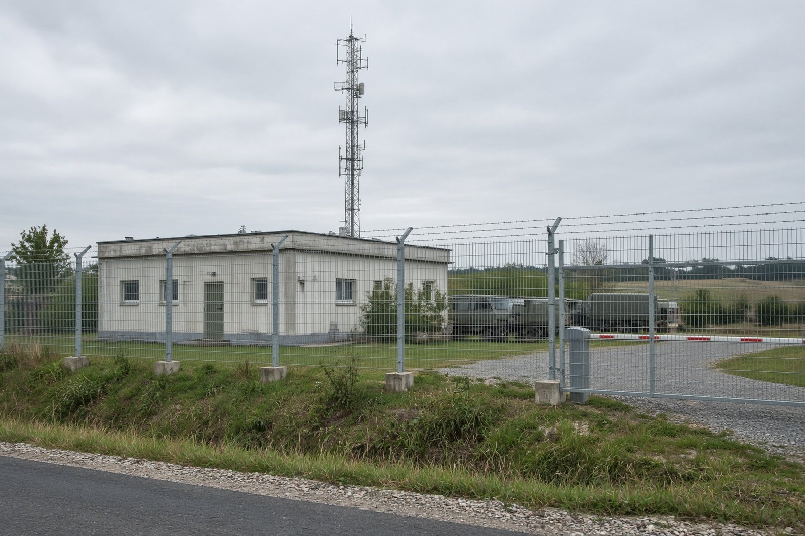 Poland’s fracture lines offer Russia a route into its security debate