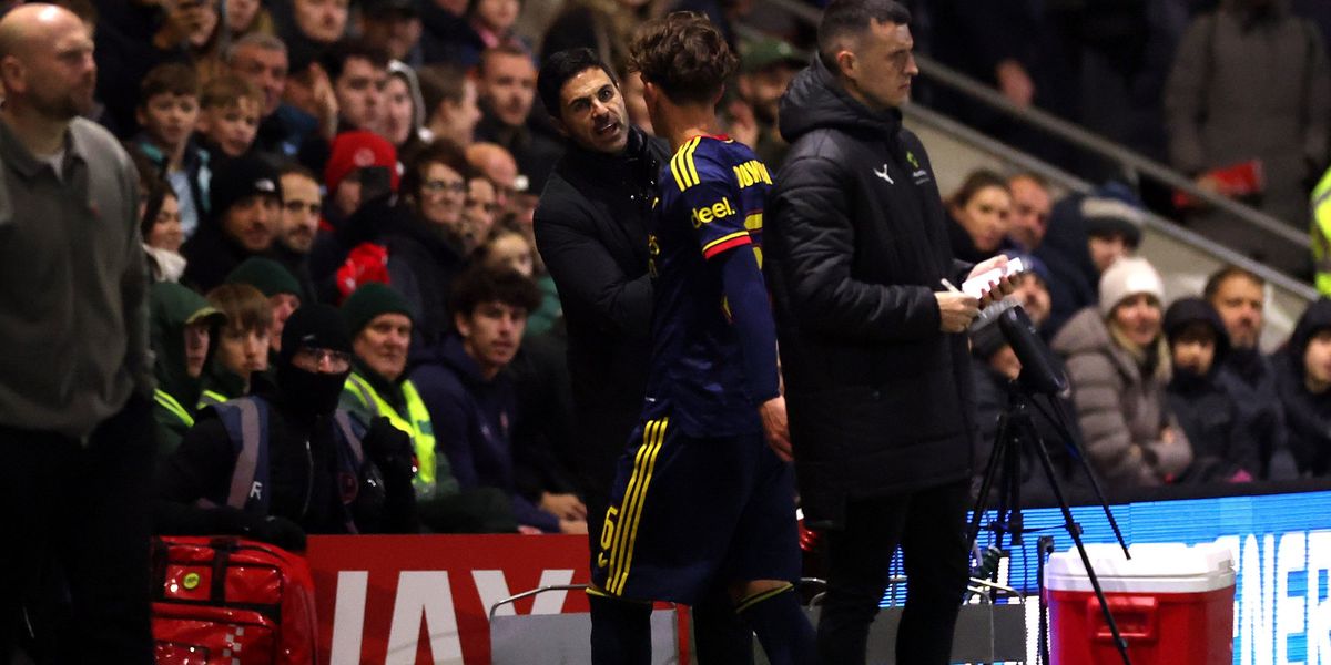 Arteta defends reprimanding Dowman amid criticism of red card decision