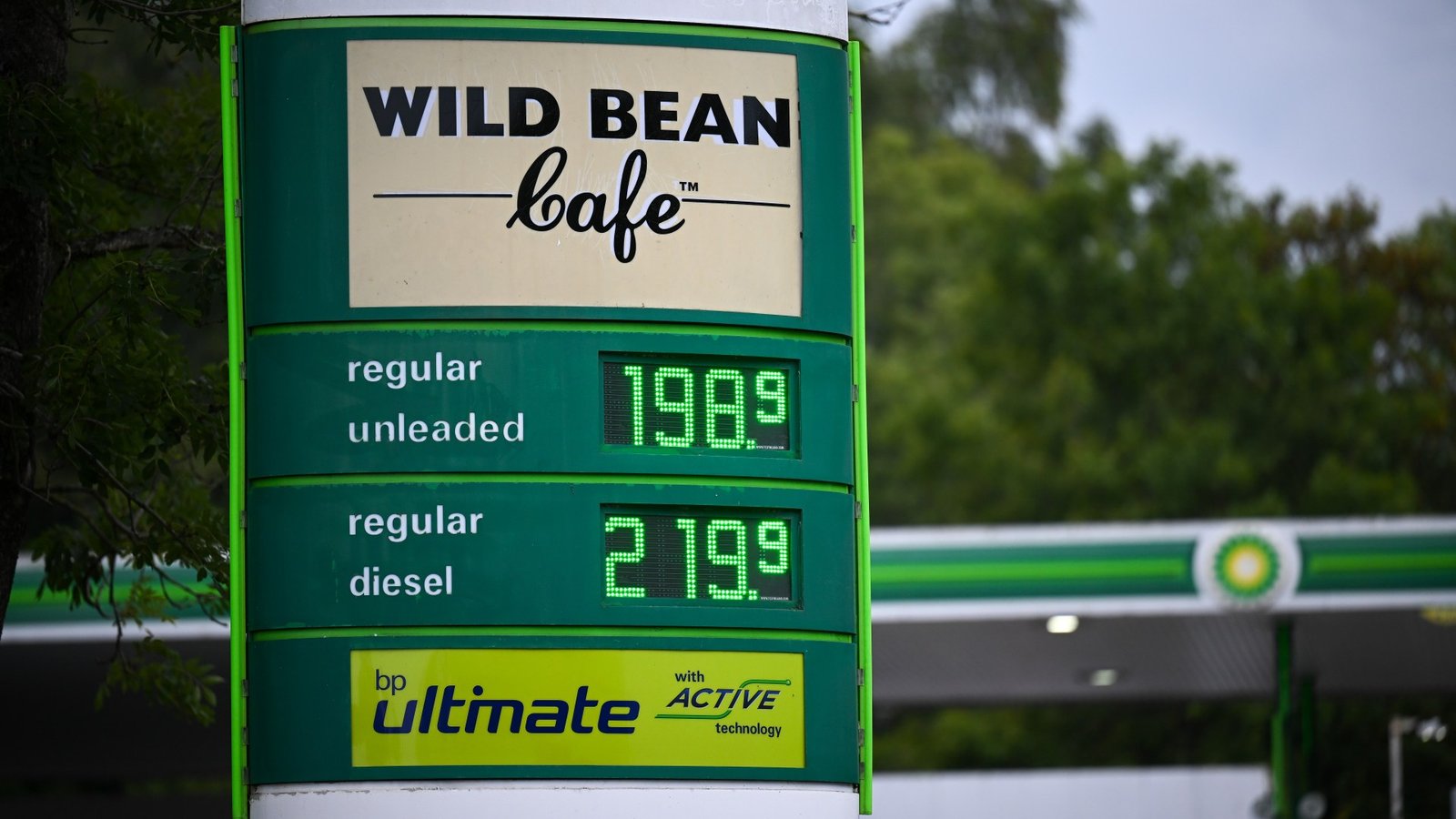 Britain in urgent talks with European allies over diesel shortages amid rising costs