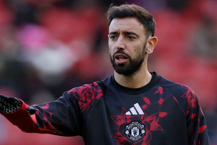 Bruno Fernandes remains Manchester United captain, pledging full commitment to the club