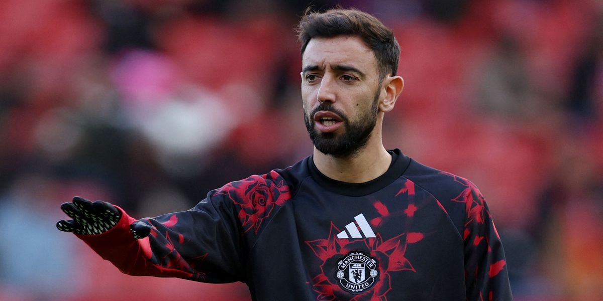 Bruno Fernandes remains Manchester United captain, pledging full commitment to the club