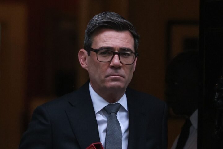 Burnham calls for removal of gas standing charges that customers pay even when not using gas