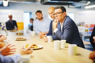 Burnham proposes legislation to eliminate non-compete clauses hindering worker mobility