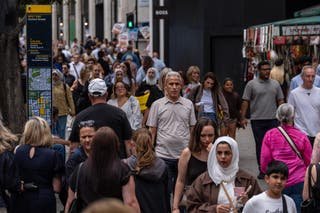 Chancellor urged to implement online shopping tax to aid UK high street recovery