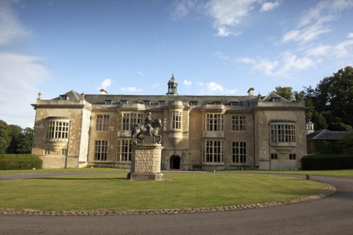 Civil service leaders spend £33,000 on luxury retreat while taxpayers face rising costs