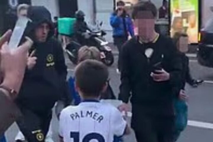 Cole Palmer faces criticism after allegedly ignoring young Chelsea fans