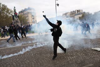 Controlling riots: Lessons from UK government experience amid rising social unrest