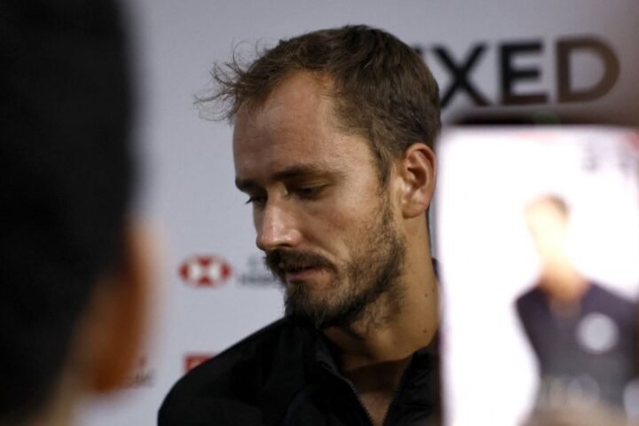 Daniil Medvedev apologises after accidentally hitting spectator with ball at China Open
