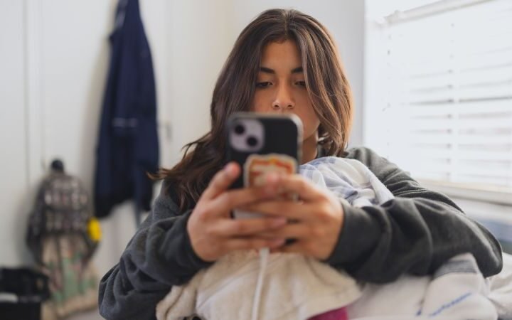 Digital media's risks to children's health highlighted in new research on screen time