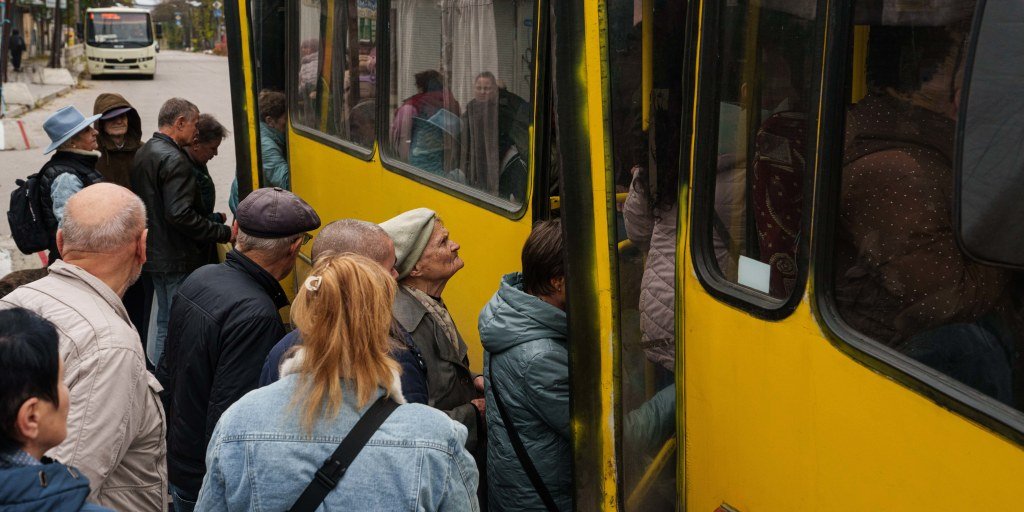 Evacuation of civilians from Oleshky to Belarus facilitated by ceasefire negotiations