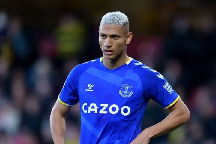Ex-Everton star urges board to reinstate key player amid ongoing goal-scoring challenges
