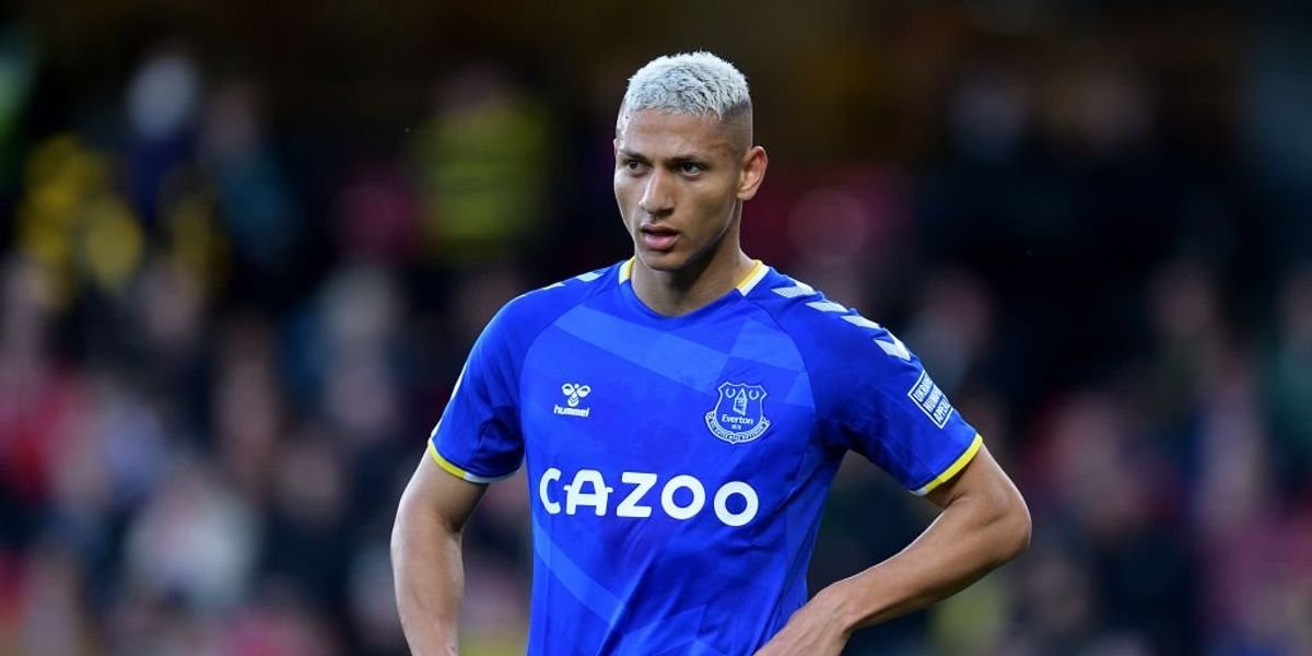 Ex-Everton star urges board to reinstate key player amid ongoing goal-scoring challenges